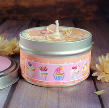 Load image into Gallery viewer, Buttercream Soy Candle – Warm Vanilla Buttercream Handcrafted Candle