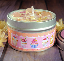 Load image into Gallery viewer, Buttercream Soy Candle – Warm Vanilla Buttercream Handcrafted Candle