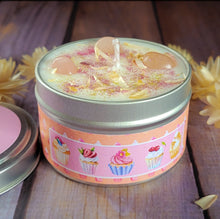 Load image into Gallery viewer, Buttercream Soy Candle – Warm Vanilla Buttercream Handcrafted Candle