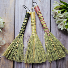 Load image into Gallery viewer, Mini hawktail whisk broom