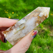 Load image into Gallery viewer, Flower Agate Point
