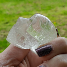 Load image into Gallery viewer, 2 inch clear quartz crystal skull