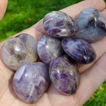 Load image into Gallery viewer, Small Chevron Amethyst carved heart