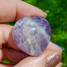 Load image into Gallery viewer, Small Chevron Amethyst carved heart