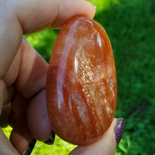 Load image into Gallery viewer, Hematoid quartz palm stone