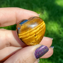 Load image into Gallery viewer, Gold tigers eye gemstone heart