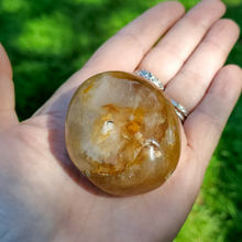 Load image into Gallery viewer, Golden healer quartz palm stones