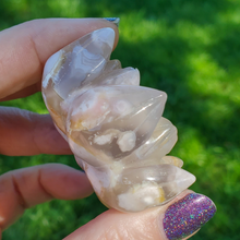 Load image into Gallery viewer, Carved flower agate lotus