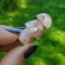 Load image into Gallery viewer, Carved flower agate mushroom