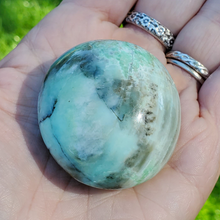 Load image into Gallery viewer, Green Moonstone Palm Stones