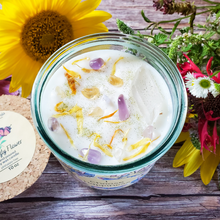 Load image into Gallery viewer, Happiness affirmation intention candle with crystals