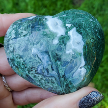 Load image into Gallery viewer, Moss agate crystal heart