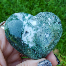 Load image into Gallery viewer, Moss agate gemstone heart