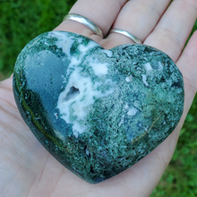 Load image into Gallery viewer, Moss agate carved gemstone heart