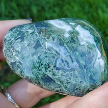 Load image into Gallery viewer, Moss agate carved gemstone heart