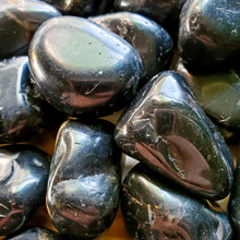 Load image into Gallery viewer, Tumbled black onyx crystals