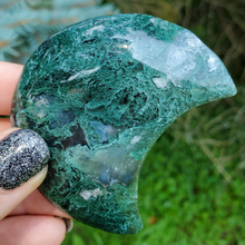 Load image into Gallery viewer, Moss agate carved gemstone moon