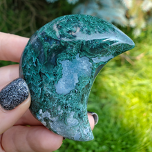 Load image into Gallery viewer, Moss agate craved gemstone moon