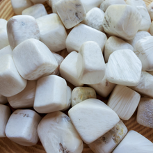 Load image into Gallery viewer, Scolecite tumbled stones