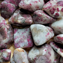 Load image into Gallery viewer, Pink tourmaline Rubellite crystals