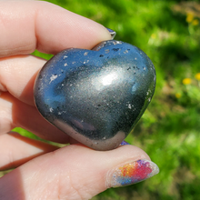 Load image into Gallery viewer, Hematite gemstone heart
