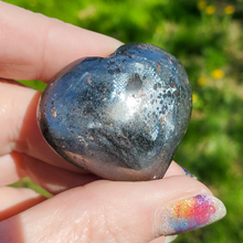 Load image into Gallery viewer, Hematite gemstone heart