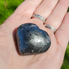 Load image into Gallery viewer, Hematite gemstone heart