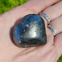 Load image into Gallery viewer, Hematite crystal heart