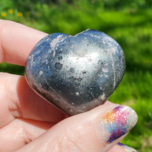 Load image into Gallery viewer, Hematite gemstone heart