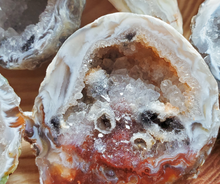 Load image into Gallery viewer, Oco Agate geodes