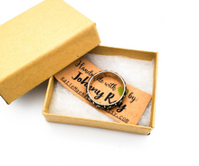 Load image into Gallery viewer, Vintage style floral pattern sterling silver ring