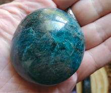 Load image into Gallery viewer, Blue apatite Palm stones