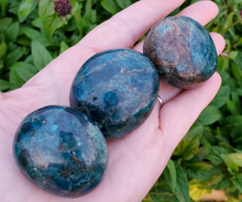 Load image into Gallery viewer, Blue apatite Palm stones