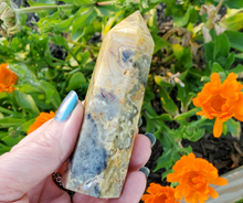 Load image into Gallery viewer, Crazy Lace Agate Point (#2)