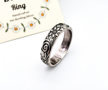 Load image into Gallery viewer, Sterling Silver floral pattern ring