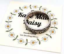 Load image into Gallery viewer, Sterling Silver floral pattern ring