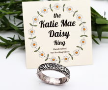Load image into Gallery viewer, Sterling Silver floral pattern ring