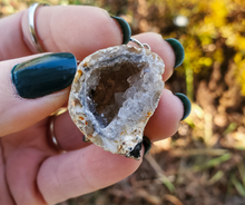 Load image into Gallery viewer, Occo Agate Geode Keychain