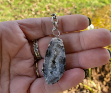 Load image into Gallery viewer, Occo Agate Geode Keychain