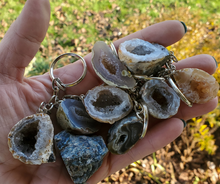 Load image into Gallery viewer, Occo Agate Geode Keychain