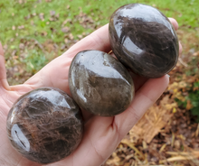 Load image into Gallery viewer, Black moonstone palm stones
