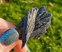 Load image into Gallery viewer, Black Kyanite Fan - Black Kyanite Crystals