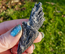 Load image into Gallery viewer, Black Kyanite Fan - Black Kyanite Crystals