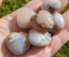 Load image into Gallery viewer, Small Flower Agate Heart