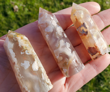 Load image into Gallery viewer, Flower Agate Point - Small