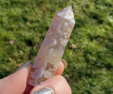 Load image into Gallery viewer, Flower Agate Point - Small