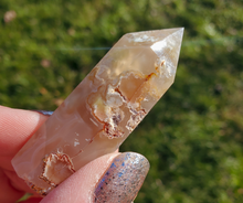 Load image into Gallery viewer, Flower Agate Point - Small