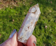 Load image into Gallery viewer, Flower Agate Point - Small