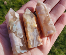Load image into Gallery viewer, Flower Agate Point - Small