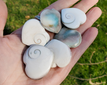 Load image into Gallery viewer, Shiva Shell Heart